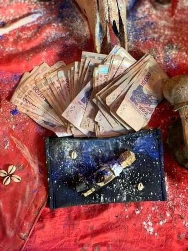 VRAI PORTEFEUILLE MAGIQUE EN DOLLARS;+229 01 51 62 90 27 PORTE MONNAIE MAGIQUE A DISTANCE